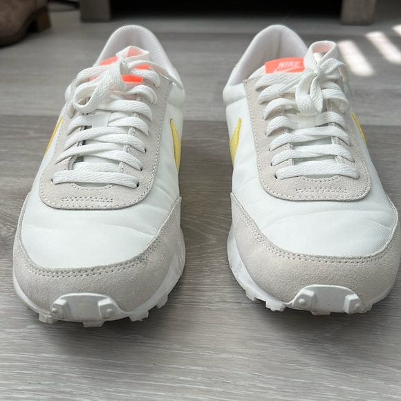Nike Daybreak Women's Low Pale Ivory Light Citron Causal Sneakers | EUC Size 9.5 - Picture 5 of 11